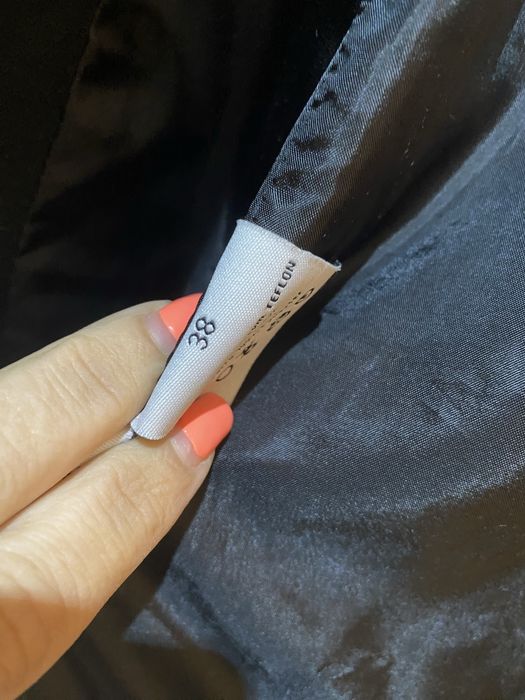 Traje académico feminino completo