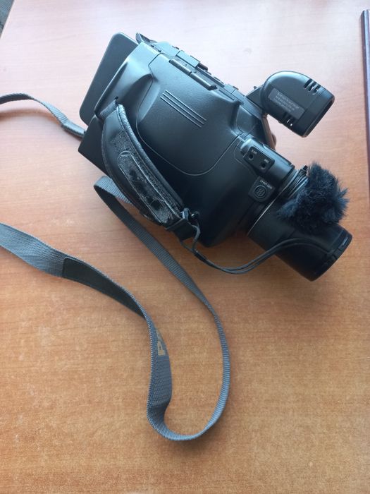 Продам видеокамеру Panasonic NV-G300EN
