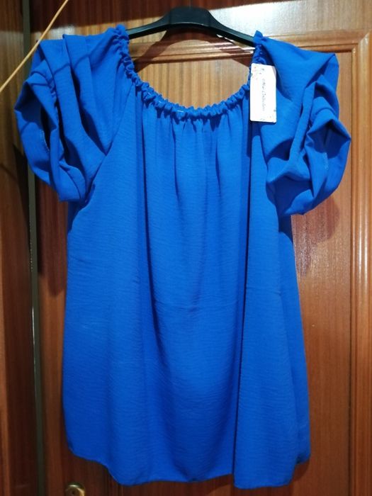 Blusa azulao tem 62 cm de largura