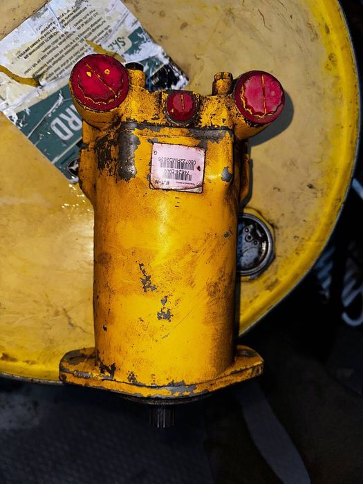 Редуктор хода на New Holland L175