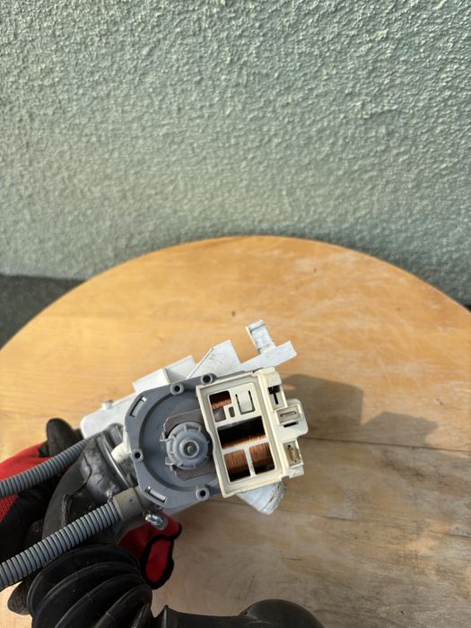 Pompa odpływowa pralki Electrolux EWF12040W – sprawna