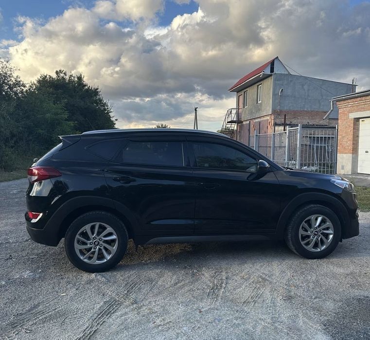 Hyundai Tucson Limited 2.0 2016 автомобіль