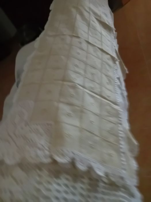 Jogo de naperons em renda e tecido