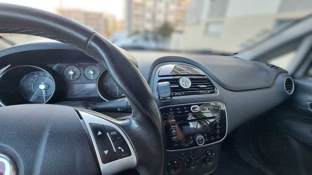 Particular Fiat Punto 1.3 Multijet S&S Diesel – Económico, Fiável e Pronto a Circular