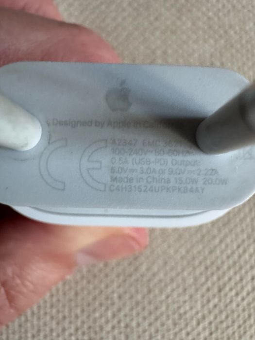 Оригінальний зарядний блочок Apple 20W