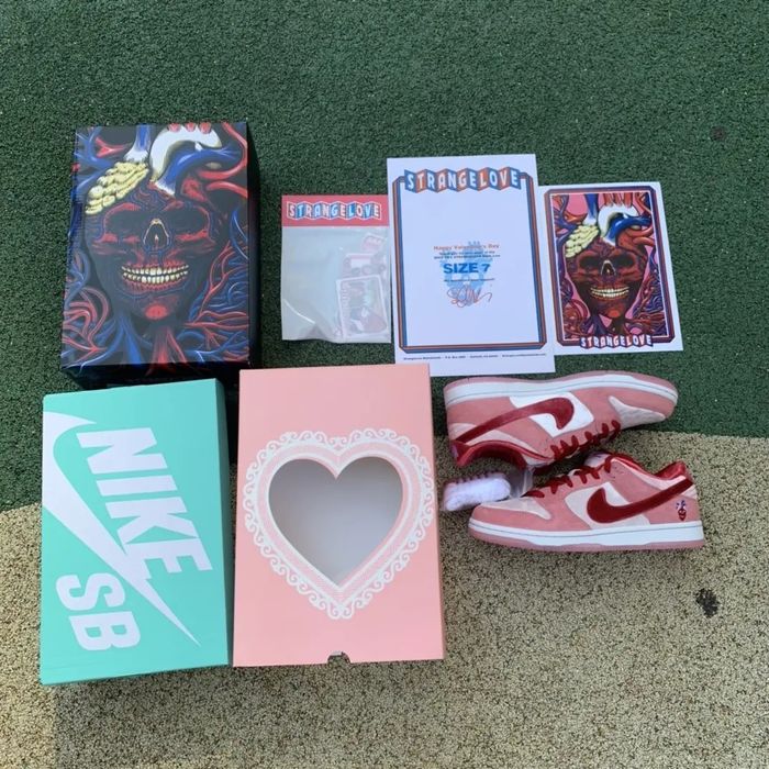 Nike DUNK SB x Stranger Love Sneakerz Here