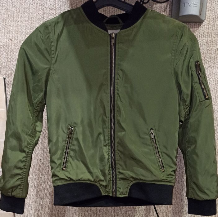 Бомбер ,  куртка
