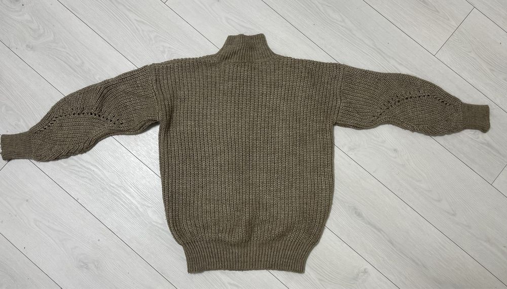 Свитер женский