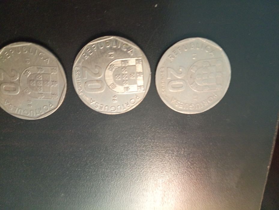 3 moedas de 20 escudos - Portugal 1988 / 1987 / 1998