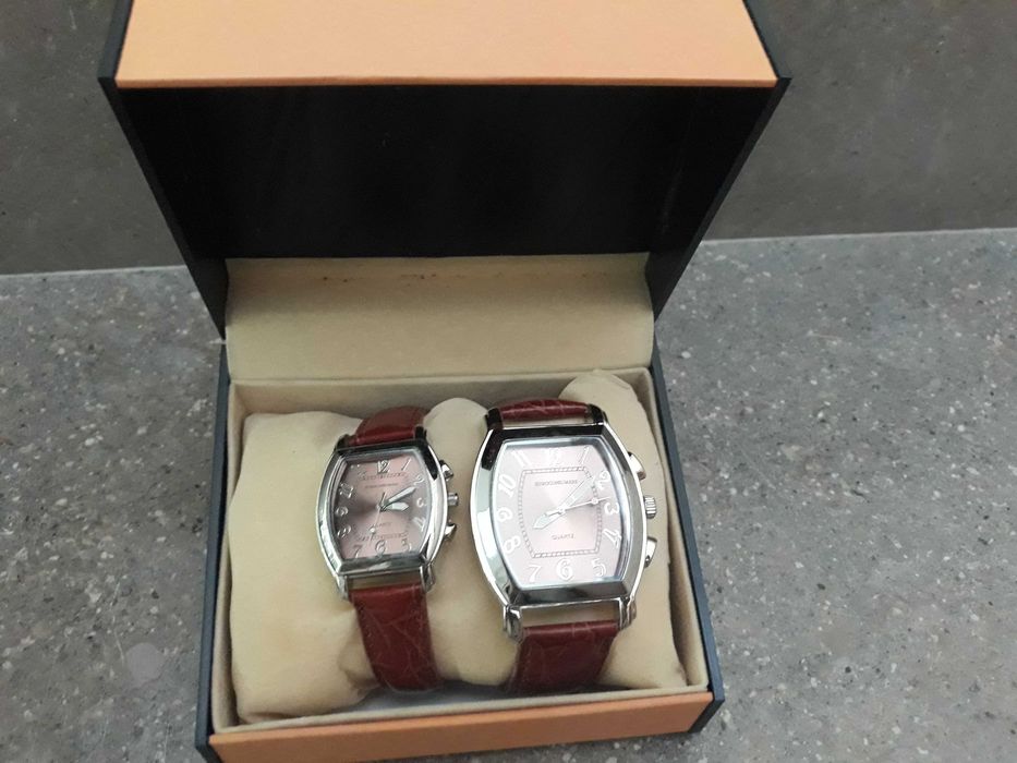 Conjunto de 2 relógios