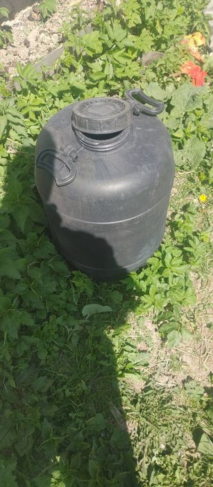 Продам бочку пласмасову