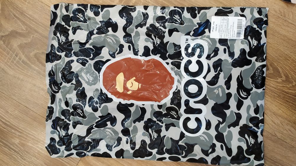 Сучасні крокси бейп bape