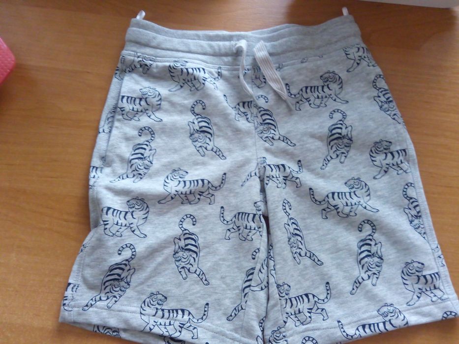 Letnie chłopięce spodenki stan bdb+ c&a