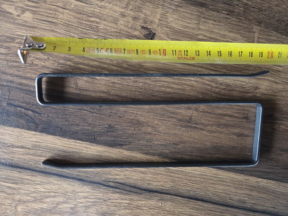 Uchwyt wieszak na ręczniki papierowe