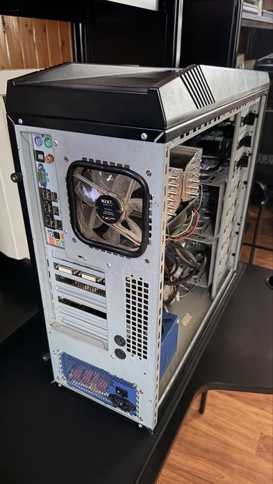 Komputer stacjonarny do retro gier dawca