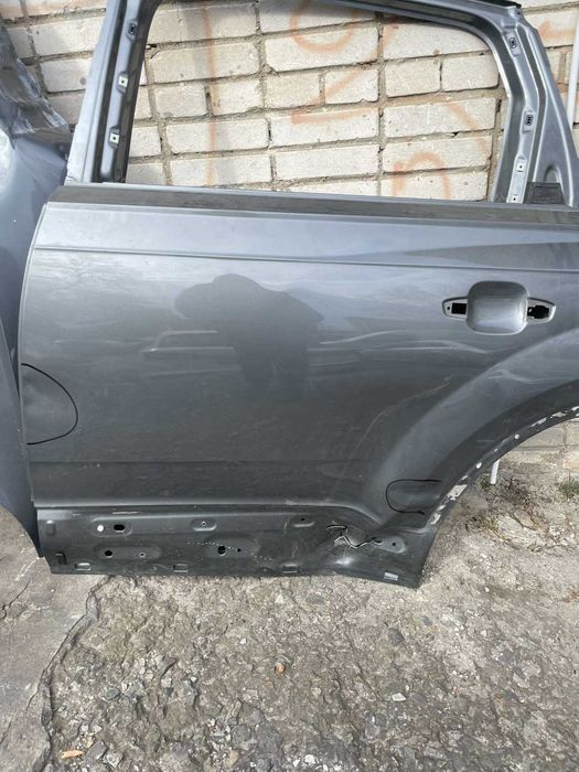дверка задня ліва AUDI Q7 (дефект)