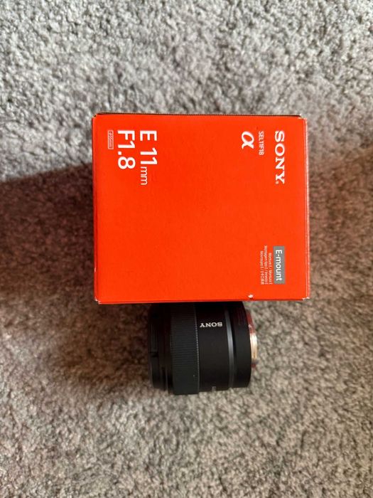 Lente Sony sel11f18