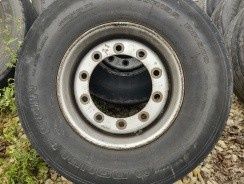 Felgi naczepowe 19.5 z oponami 6 szt