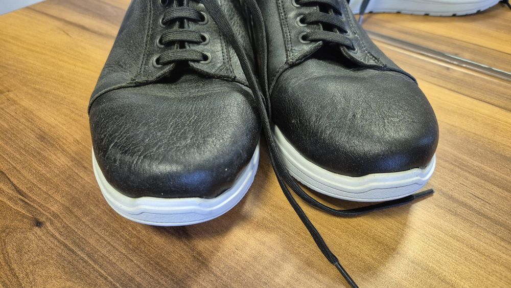 New feet 43 buty skórzane 
Czarne
Stan bdb