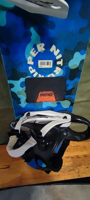 Nr 55 Deska snowboardowa Nitro Ripper 137 cm + wiązania
