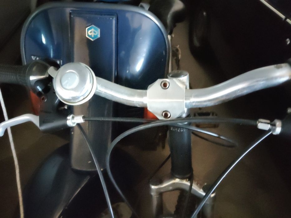 Bicicleta em alumínio com vários material da SHIMANO  SIS.