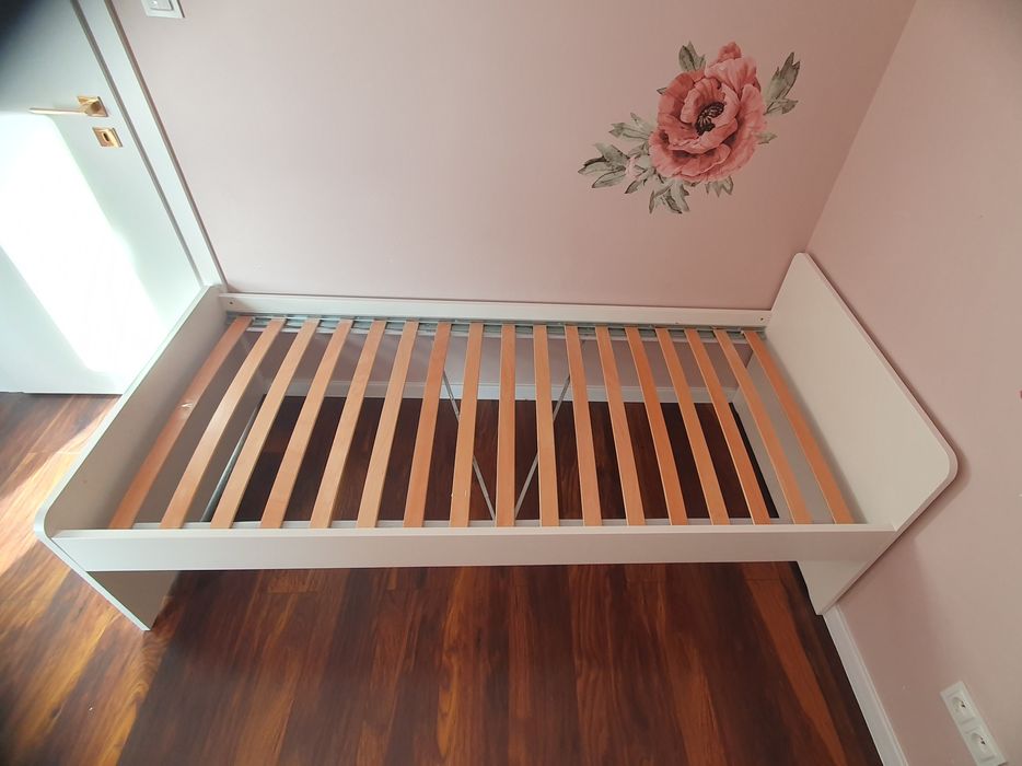 SLÄKT Rama łóżka, biały, 90x200 cm +  materac