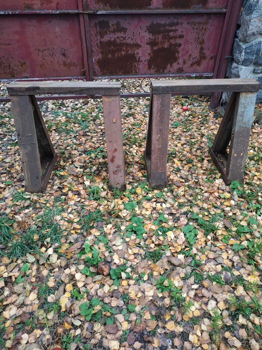 металлические подставки(козлы) 1800 шт.