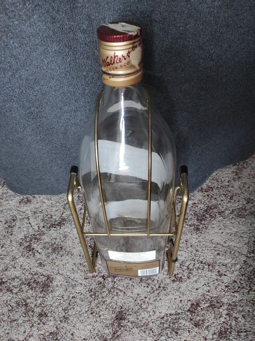 пляшка 4.5л на підставці