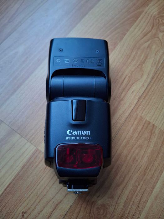 Canon RP corpo + 2 baterias + flash C 430EXII + pilhas recarregáveis