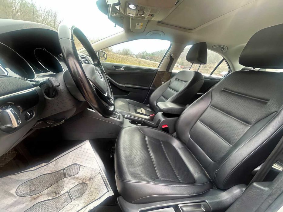 Volkswagen Jetta SEL Premium      2016