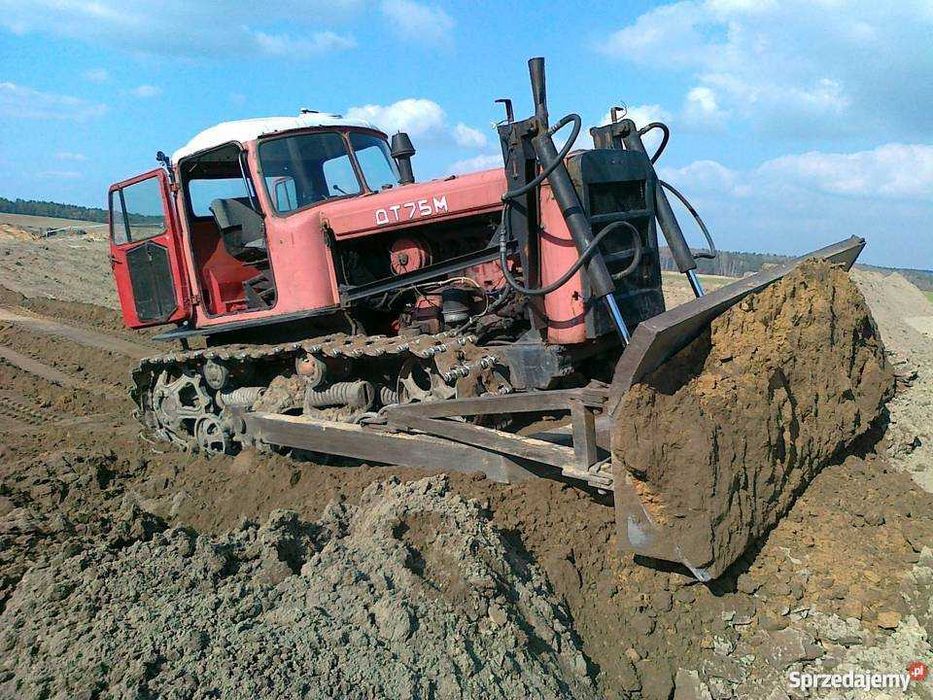 spycharka usługi dt 75 spych dt75 dt niwelacja terenu równanie gruntu