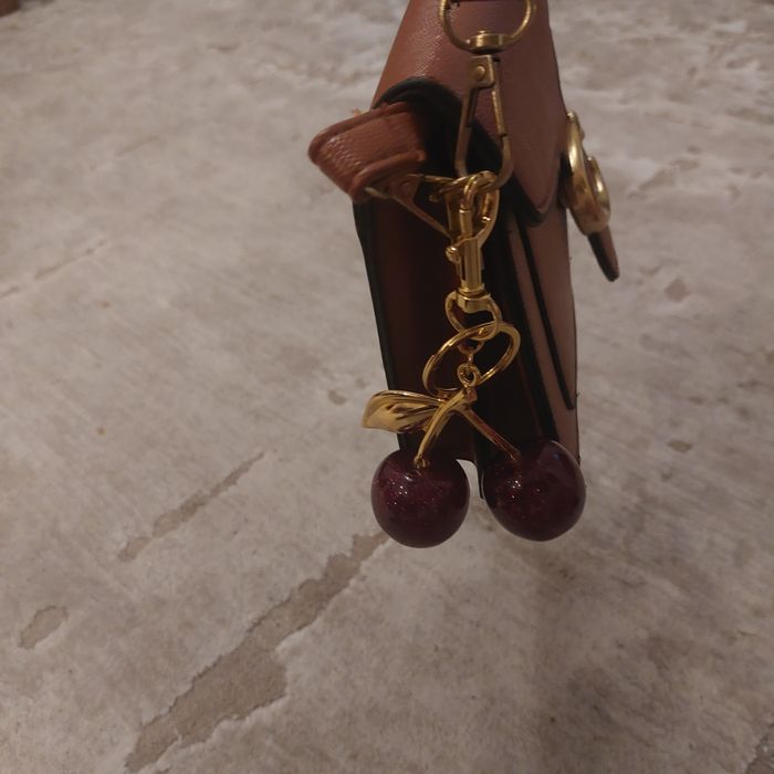 Brelok do torebki wisnie