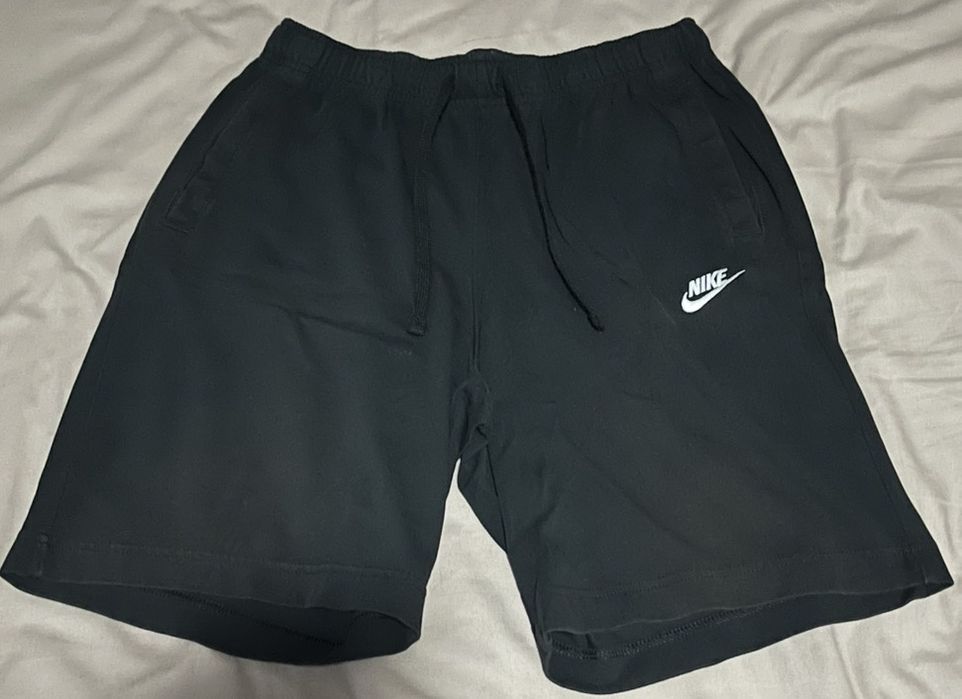 Vendo Calções Nike.