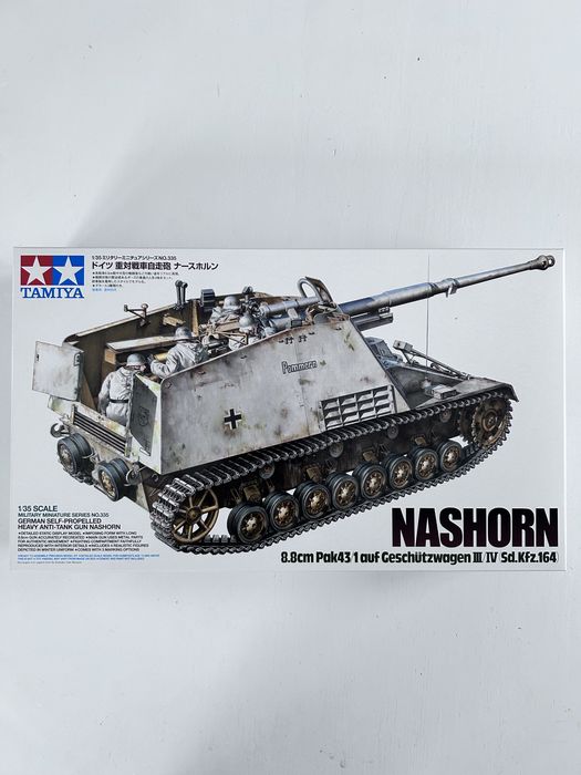 Czołg działo samobieżne Nashorn model do sklejania Tamiya 35335