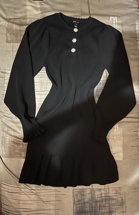 Сукня з довгим рукавом