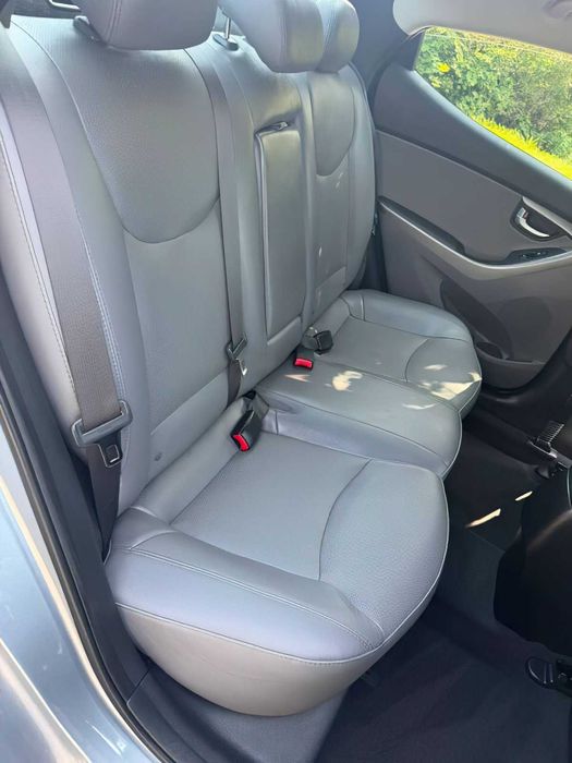 Hyundai Elantra Limited      2015