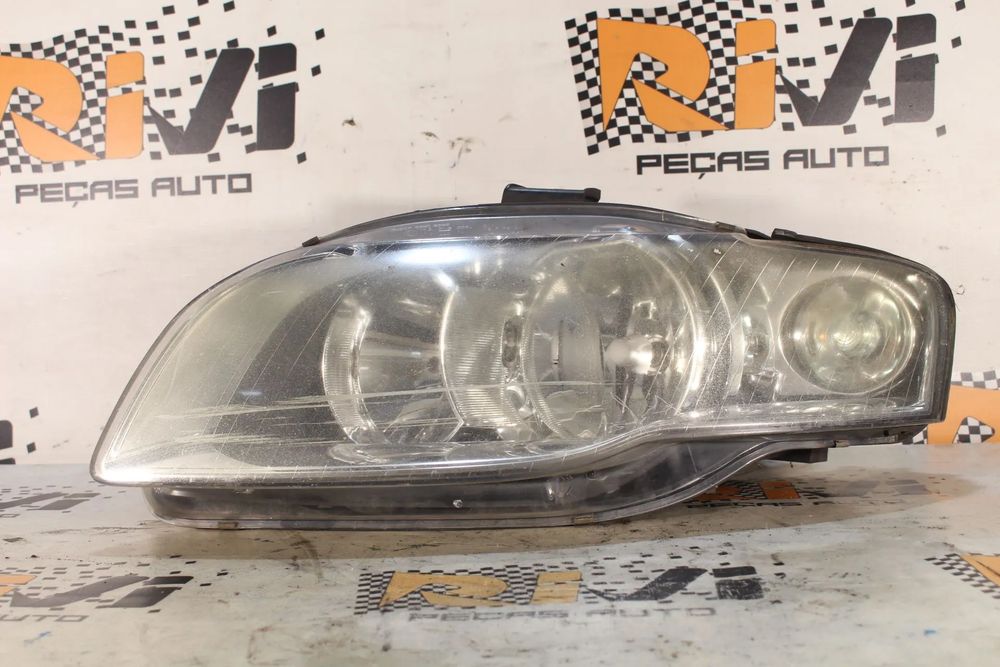Ótica / farol esquerda AUDI A4 (8EC, B7)