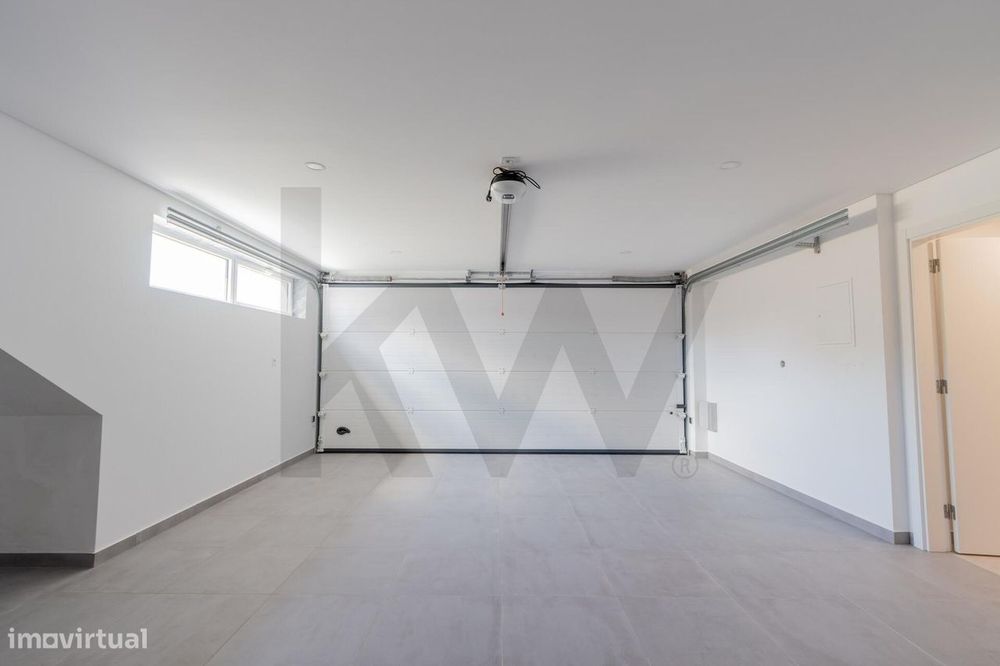 Moradia em condominio com jardim e piscina privados