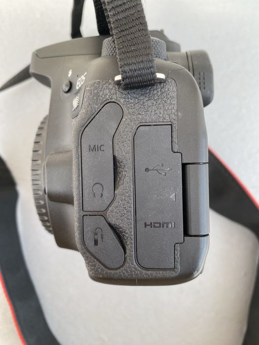 DSLR Canon EOS 90D