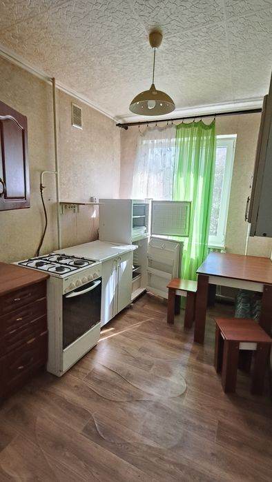 Здається 2 кімнатна квартира на 4-Зарічному.Навпроти "Терра"