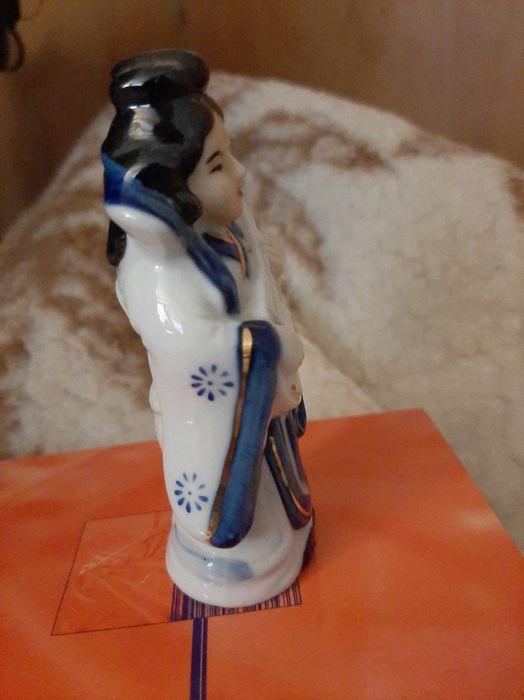 Deusa da Boa Sorte em porcelana