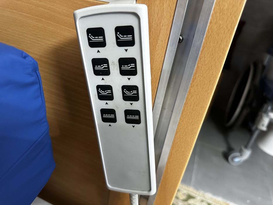 Cama de hospital articulada nova