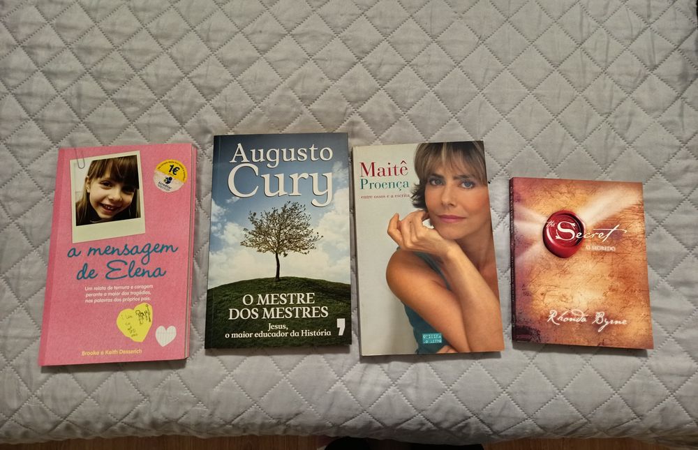 Vários livros em bom estado