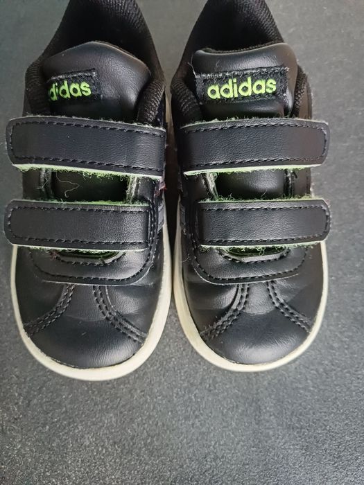 Trampki Adidas czarne chłopięce rozm 22 dł. wkładki. 14cm