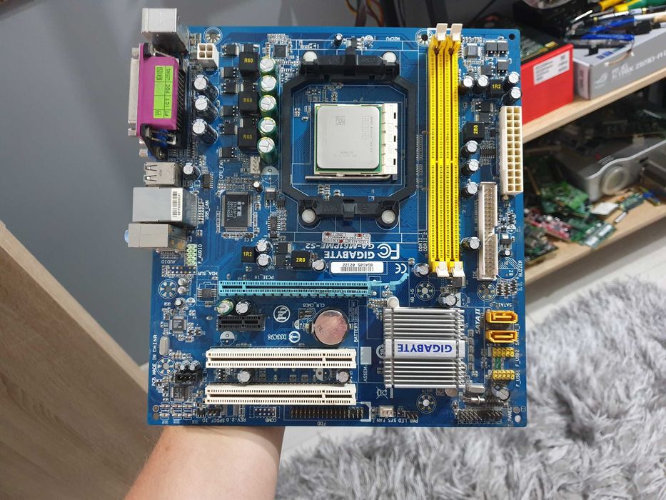 Gigabyte GA-M61PME-S2 Socket AM2 z procesorem AMD Athlon 64 X2 5200+