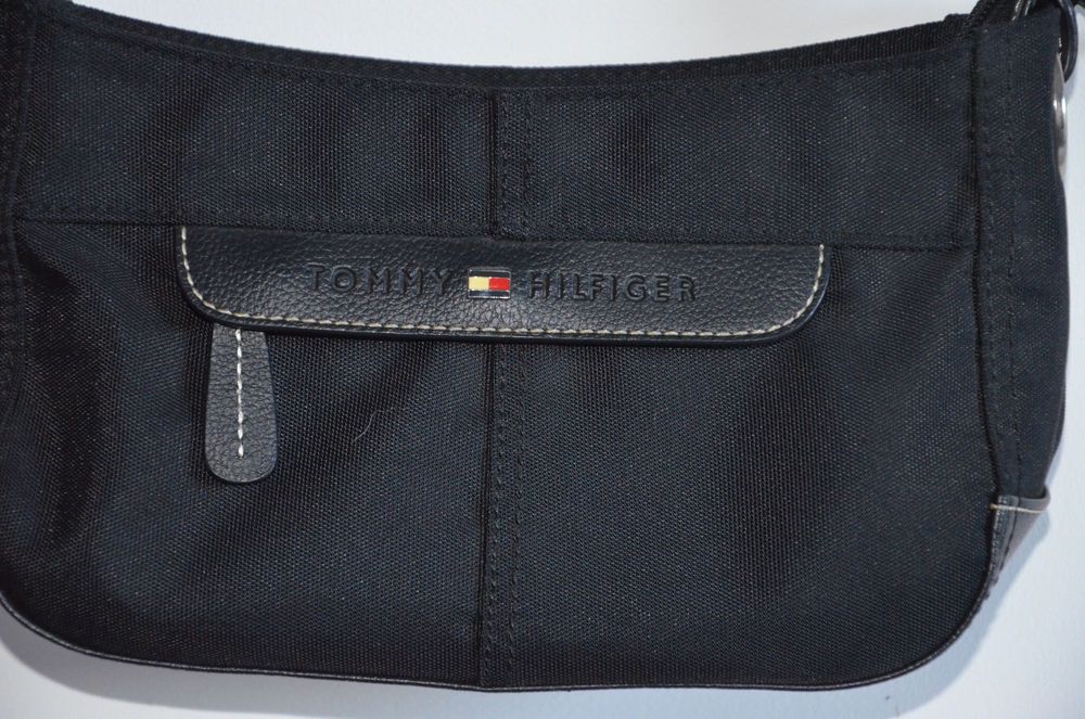 torebka na ramię Tommy Hilfiger czarna mała
