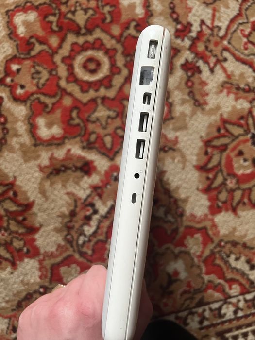 Продам Macbook (макбук)