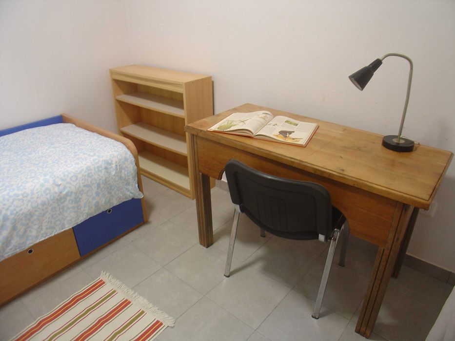 3 quartos mobilados, só para estudantes