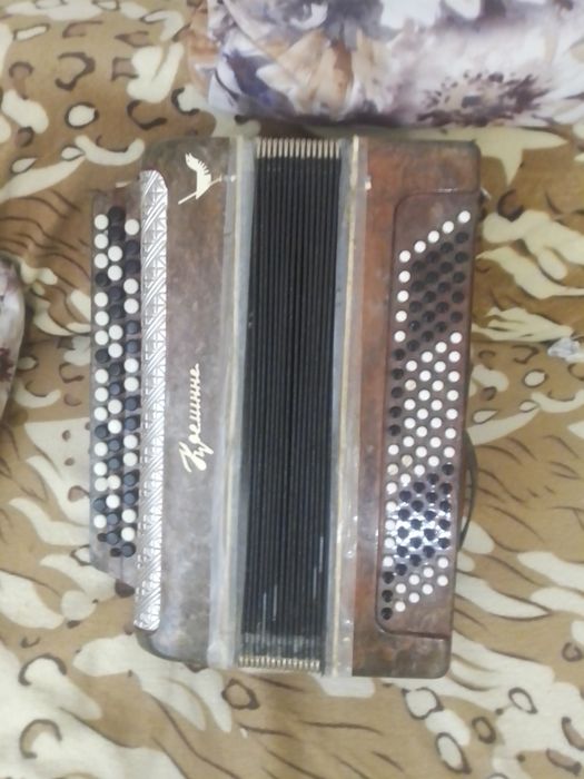 Продам баян Креммине