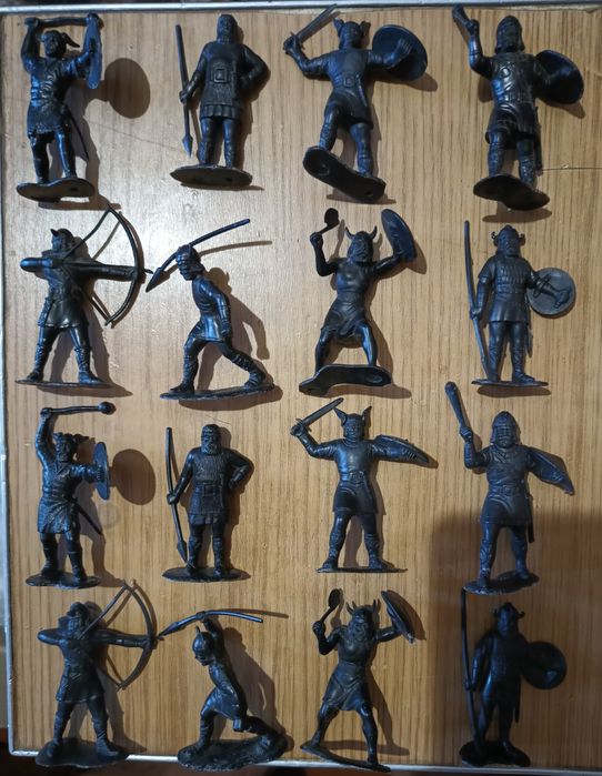 Продам солдатики ДЗИ